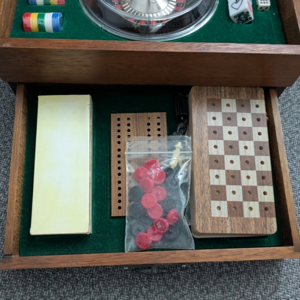 RARE 1960s Nintendo Travel Game/Gambling Set wooden box with knight - Picture 9 of 14